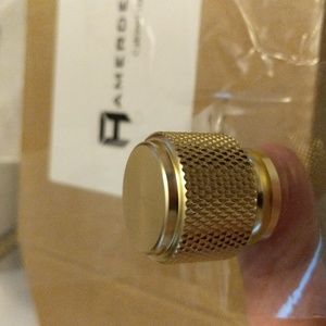 Amerdeco 10 pack Gold knurled knobs